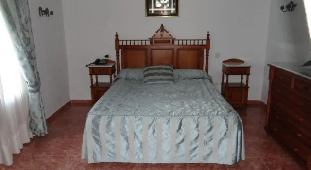Hotel La Rueda, Boek Hotel Hotels in Teruel met zwembad, Zwembad