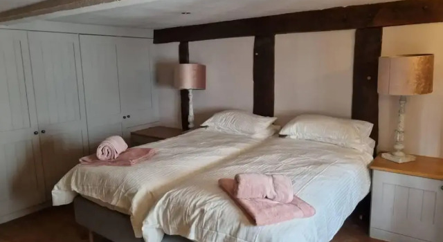 Remarkable 4-bed Cottage in Cearleon, Reserva ahora Casa o chalet Newport Gwent