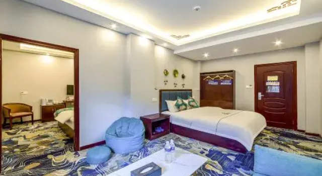 Семейный люкс с 2 комнатами Daocheng Yading Shangra Hotel