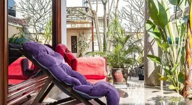Mangshi Yun'anju Bed and Breakfast, Buchen Sie Hotel Hotels in Yunnan mit Parkplatz, Parkplätze