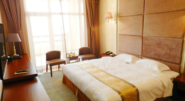 Haiyang Yujia Hotel, Book Hotel Hoteller i Liaoning med parkering, Parkering
