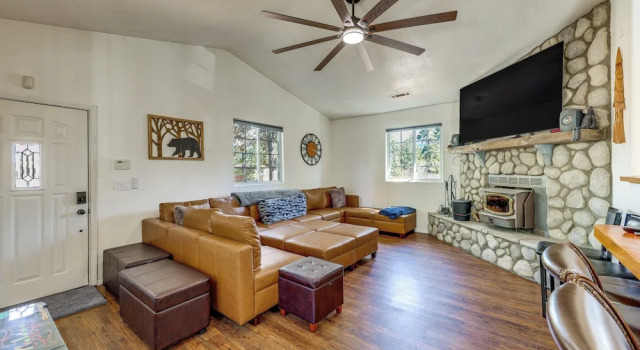 Big Bear Nature Escape! Cabin 7 Mi to Lake, Забронировать Дом для отпуска Биг-Бэар-Сити San Bernardino Mountains