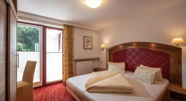 Двухместный номер Standard с балконом alpenrose hotel-garni