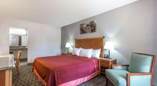 Howard Johnson Scottsdale