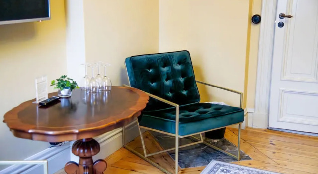 Четырёхместный номер Deluxe Park Hotel Linköping Fawlty Towers