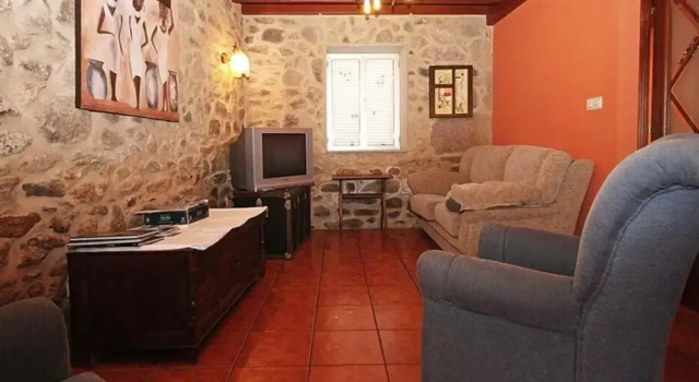 107542 House In Larino, Prenota Casa vacanze Carnota 