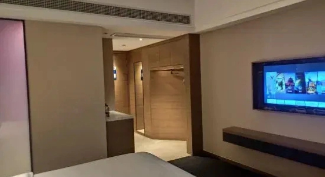 Номер Standard с красивым видом из окна Hampton By Hilton Hangzhou Binjiang