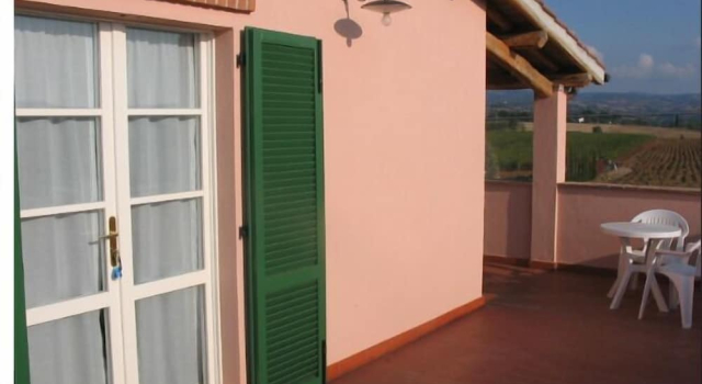 Трёхместный номер Comfort c 1 комнатой с видом на бассейн Agriturismo La Quercia - Wine&Pool