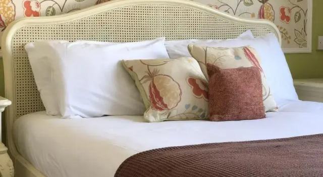 The Falcon Hotel, Забронировать Отель Отели Суррей с парковкой, Парковка