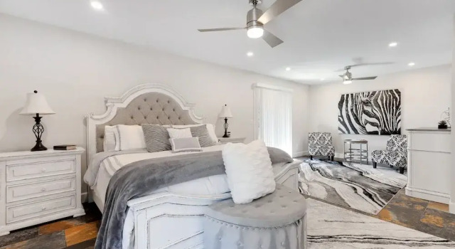 Luxe Central Scottsdale 4 Bdrm w/ Backyard Oasis!, Забронировать Дом для отпуска Отели Скотсдейл с парковкой, Парковка