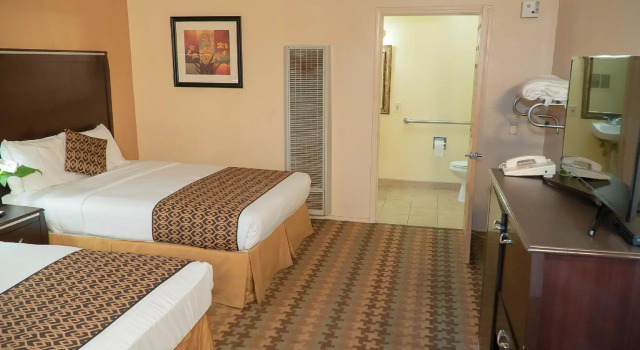 Четырёхместный номер Standard Silver Surf Motel
