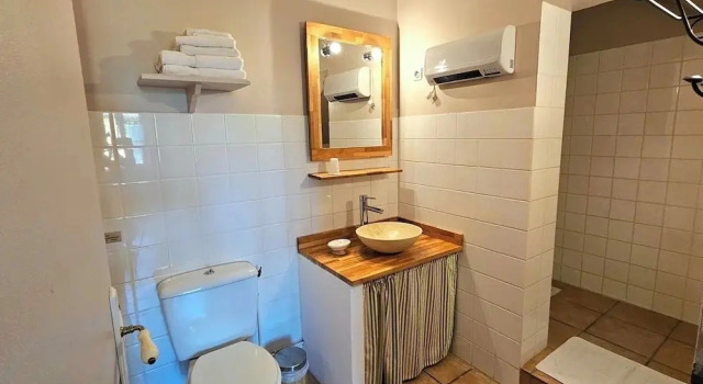 Трёхместный номер Comfort с видом на сад Maison dhôtes La Ramade, 5 chambres et table dhôtes en Provence
