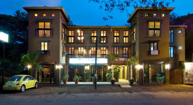 Mango Condos