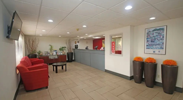 Econo Lodge Inn And Suites - Pilot Mountain, Buchen Sie Hotel Pilot Mountain 