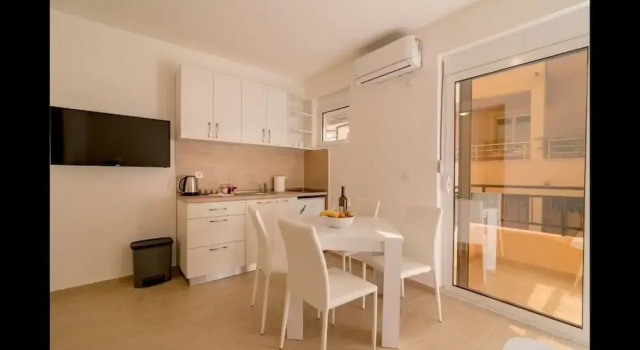 Sunny Apartments