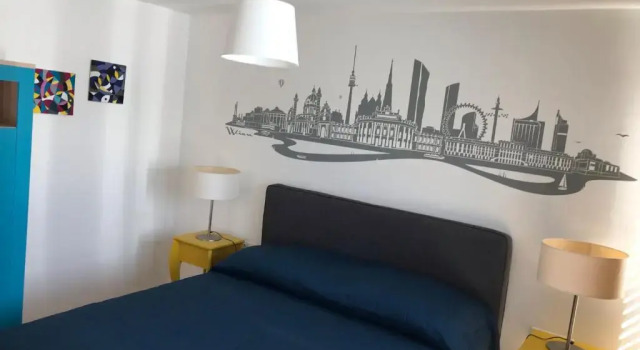 Апартаменты Yellow Flower Apartment with Pool - 5 min to Lake