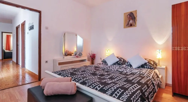 Stunning Home in Modric With 3 Bedrooms and Wifi, Забронировать Отель Отели Ясенице 3 звезды, 3*