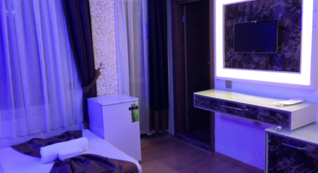 Трёхместный семейный номер Standard c 1 комнатой с балконом Behram Hotel