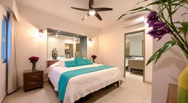 Номер Deluxe c 1 комнатой с балконом Romantic Zone Zenith 1 Bedroom