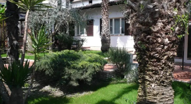 Oasi Holiday Home, Забронировать Отель Отели Тосколано-Мадерно 3 звезды, 3*