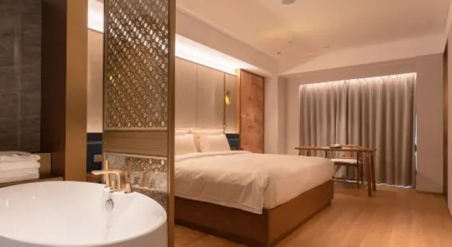 Люкс Deluxe Chengdu YIHE ORIENTAL Hotel (Chengdu West Station Zhongba Subway Station)