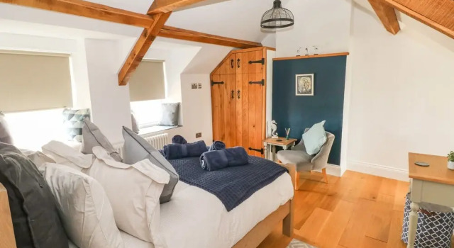 1 Salt Cottage