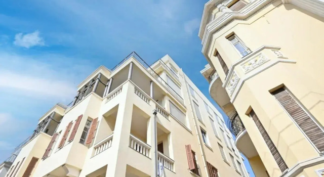 Amazing 2BR near the beach by HolyGuest, Забронировать Отель Тель-Авив Тель-Авивский округ, рядом с Independence Hall Museum
