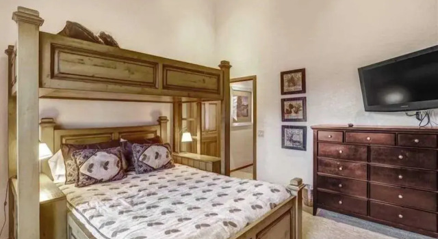 Ski in, Ski out, 2 Bedroom Luxury Residence in Snowmass Village