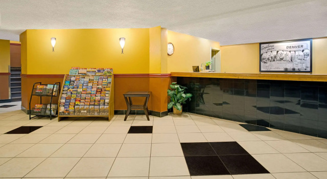 Super 8 Denver Stapleton, Rezerwuj Mini-hotel Denver Kolorado