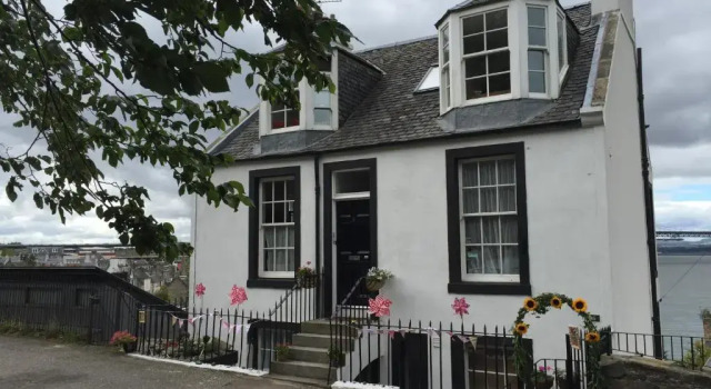 Cottage Forth Reflections Self Catering