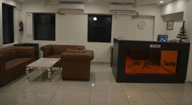 The Lotus Sutra Hotel, Забронировать Отель Катра штат Уттар-Прадеш