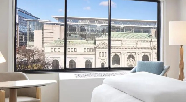 Четырёхместный номер Standard с видом на парк The Westin DC Downtown