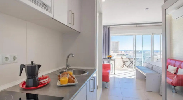 Апартаменты с видом на горы Alicante Skylights Apartments