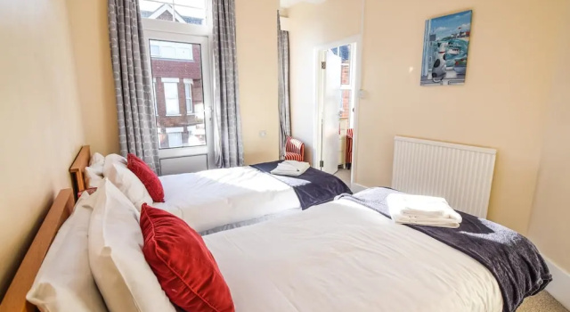 Семейный номер Standard с балконом Eastbourne Reymar