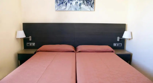 Hostal El Carril, Prenota Hotel Llagostera Gironès