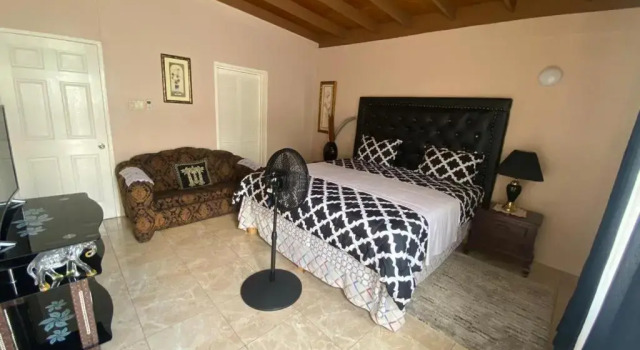 Portmore - Cheerful Private AC one Bedroom, Bathroom and Closet, Book Hotel Billige hoteller i Portmore