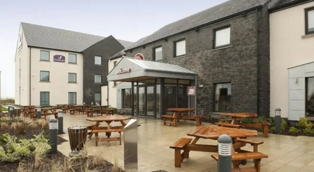 Семейный номер Standard Premier Inn Derry / Londonderry