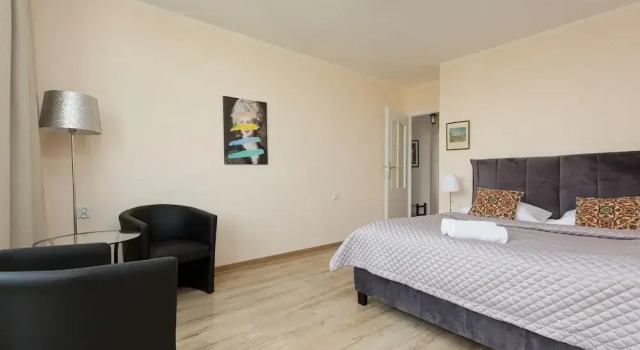 Apartment With Three Bedrooms by Renters, Prenota Appartamento Varsavia Masovia