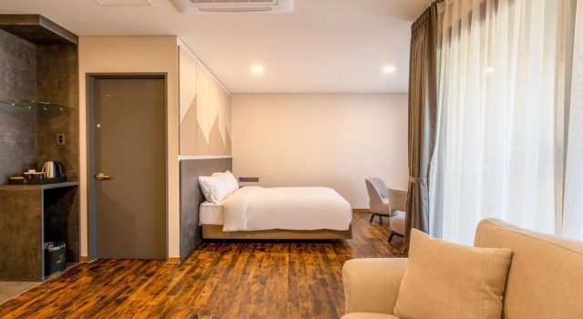 Семейный люкс Urban-Est Hotel