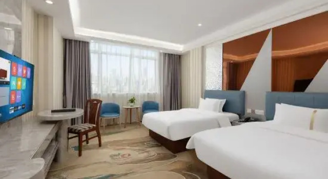 Люкс Business с 2 комнатами Reghol Commerce Hotel