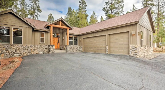 Коттедж Spacious Sunriver Home w/ Hot Tub & Gas Grill