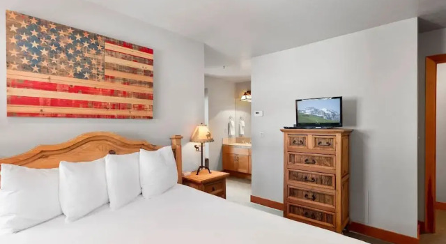Greyhawk at Deer Valley Resort - Two Bedroom Condo with Hot Tub #12 2 Condo, Varaa Lomakeskus Deer Valley 