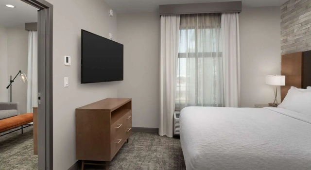 Двухместный люкс c 1 комнатой Homewood Suites By Hilton Louisville Airport