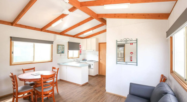 Desert City Holiday Park, Забронировать Отель Милдьюра Mildura Region, рядом с Торговый центр Central Mildura