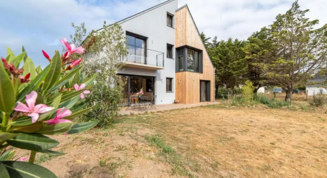 Коттедж Spacieuse et agreable maison pour 15 personnes a Sarzeau