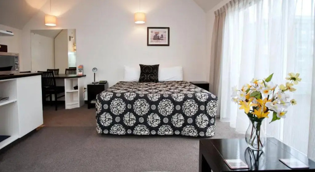 Студия Cable Court Motel