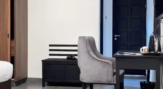 Номер Deluxe Armaan Suites and Restaurant