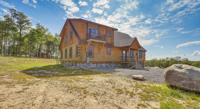 Коттедж Mtn Cabin w/ Hot Tub + Game Room in Mchenry