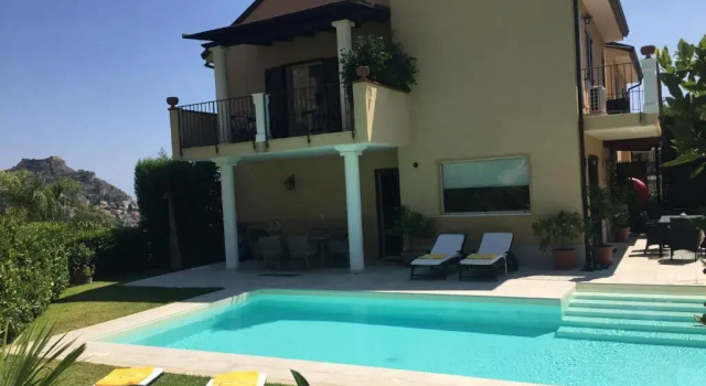 Вилла Villa Almond