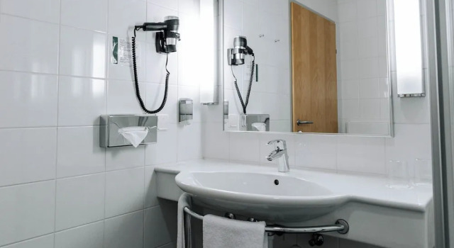 Трёхместный семейный номер Standard HEINhotel vienna airport